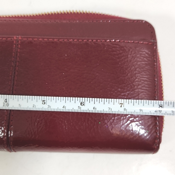 Coach red pantent leather zip around full size wallet - Picture 11 of 13